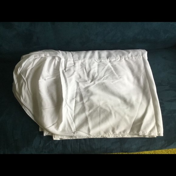 White Bedskirt Double/Full Bed Size 14” Drop - Picture 4 of 6